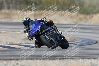 media/Dec-01-2025-Moto Forza (Mon) [[2daa91e15f]]/1-Advanced Group/Session 3 (Turn 3)/